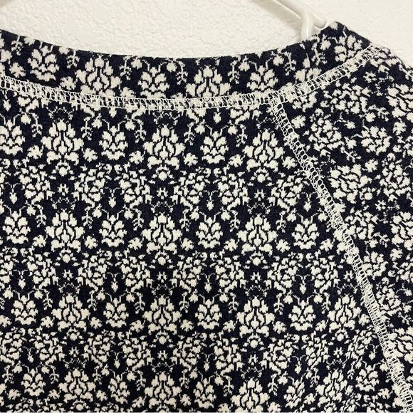 J Crew NWOT Long Sleeve Floral Sweatshirt 95% Cotton Accent Stitched Size M - Picture 7 of 7